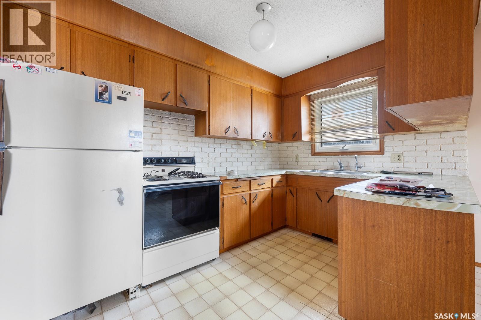 1426 Southam Street, Regina, Saskatchewan  S4T 6T7 - Photo 6 - SK035526