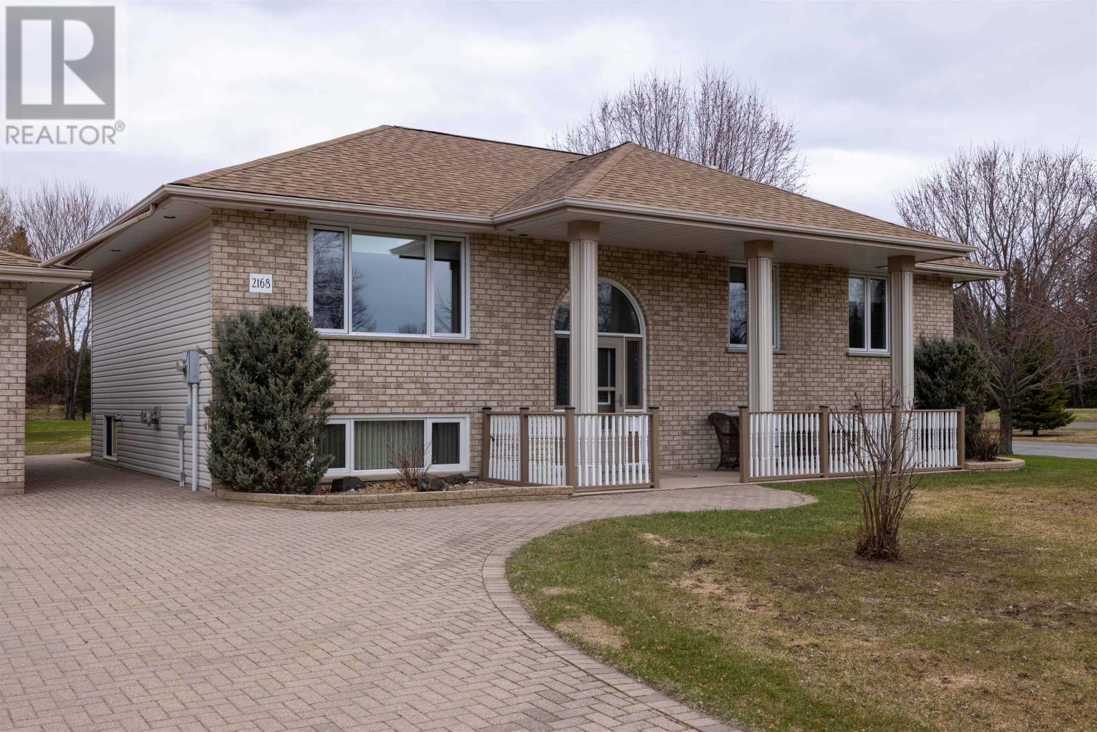 2168 Southcliff Pl, Thunder Bay, Ontario  P7J 1H4 - Photo 2 - TB2600980