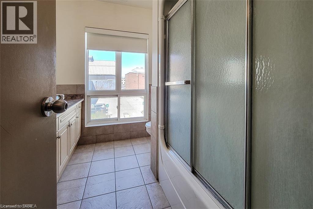 150 Colborne Street Unit# 201, Brantford, Ontario  N3G 2T6 - Photo 11 - 40828712