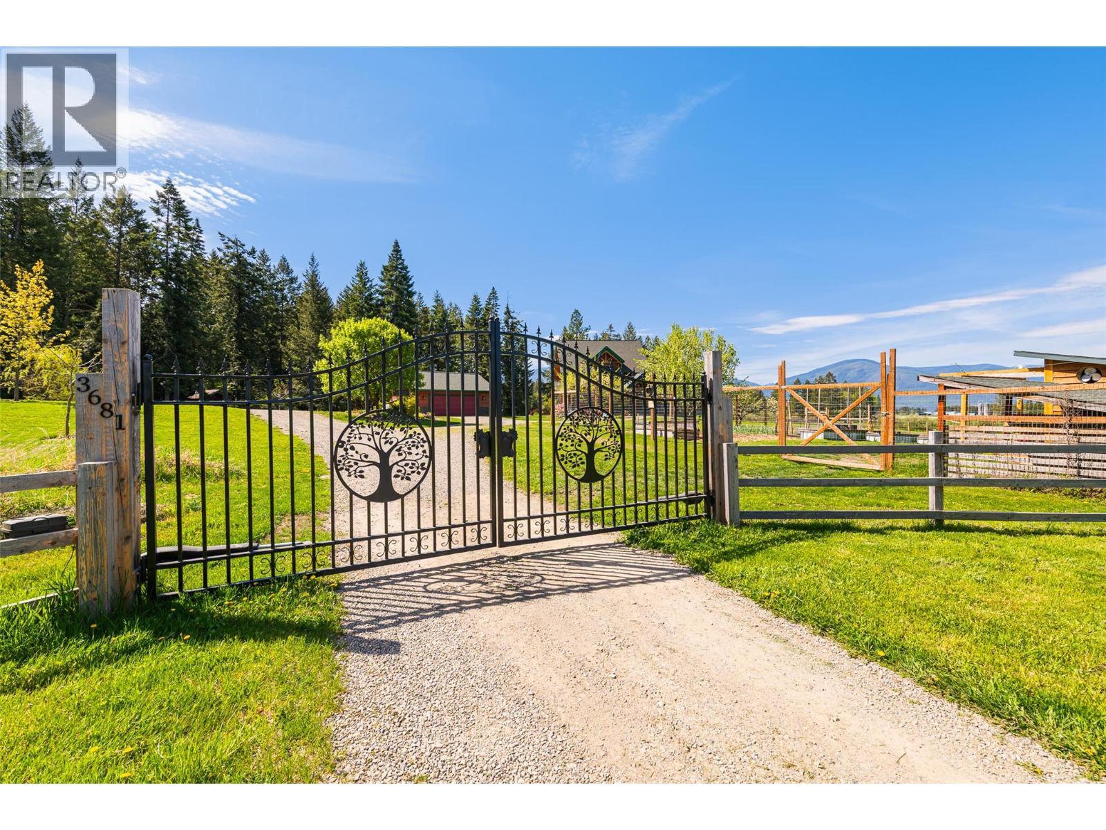 3681 8th Street, Creston, British Columbia V0B 1G2 - Photo 3 - 10384498