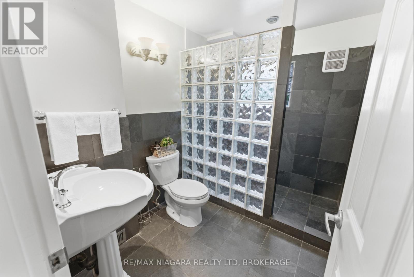 45 Lindbergh Drive, Fort Erie, Ontario  L2A 2Z6 - Photo 24 - X13111800