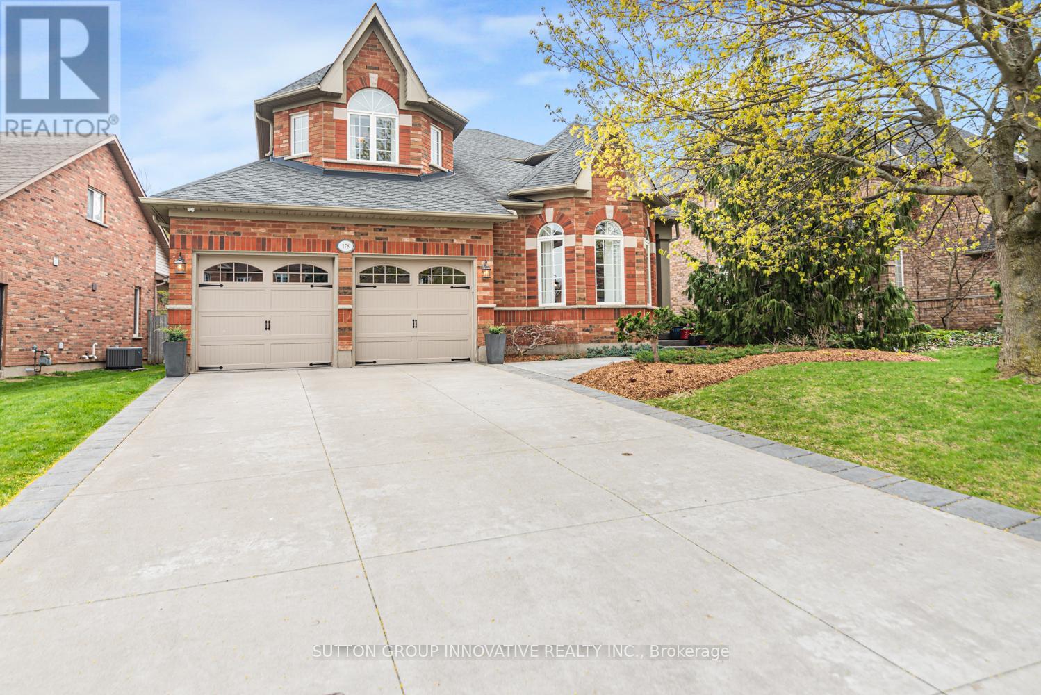 178 Valmont Court, Hamilton, Ontario  L9G 5A1 - Photo 1 - X13111606