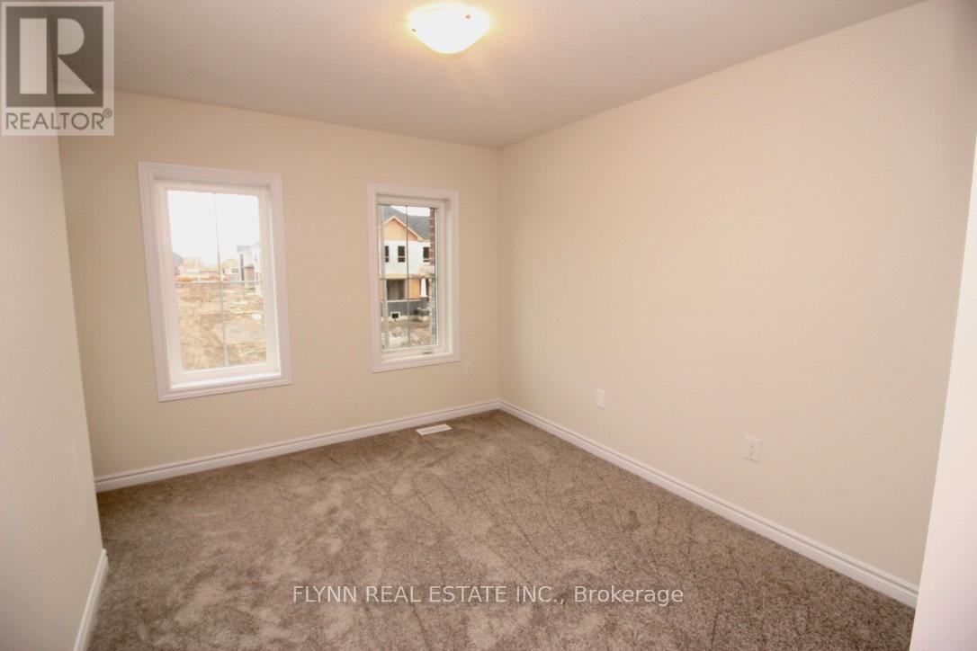 272 Explorer Way, Thorold, Ontario  L2V 0K2 - Photo 10 - X13111628