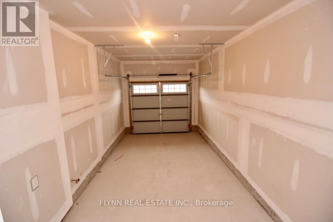 272 Explorer Way, Thorold, Ontario  L2V 0K2 - Photo 13 - X13111628