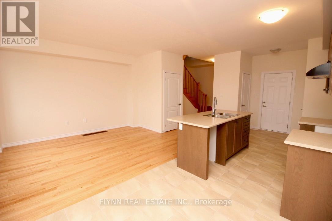 272 Explorer Way, Thorold, Ontario  L2V 0K2 - Photo 2 - X13111628