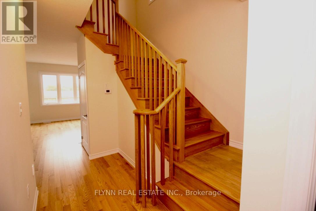 272 Explorer Way, Thorold, Ontario  L2V 0K2 - Photo 6 - X13111628