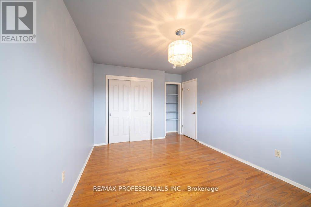 Upper - 13 Baraniuk Street, St. Catharines, Ontario L2N 1N4 - Photo 12 - X13111638