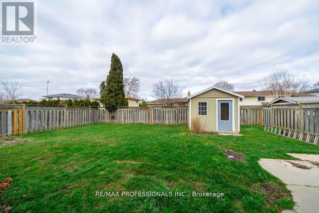 Upper - 13 Baraniuk Street, St. Catharines, Ontario L2N 1N4 - Photo 17 - X13111638