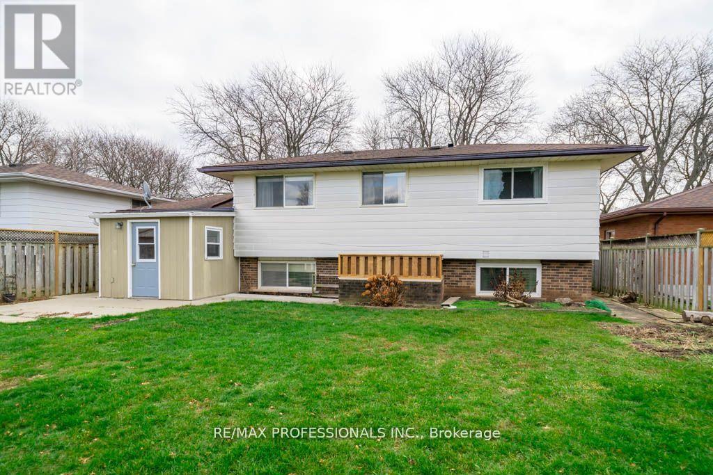 Upper - 13 Baraniuk Street, St. Catharines, Ontario L2N 1N4 - Photo 18 - X13111638