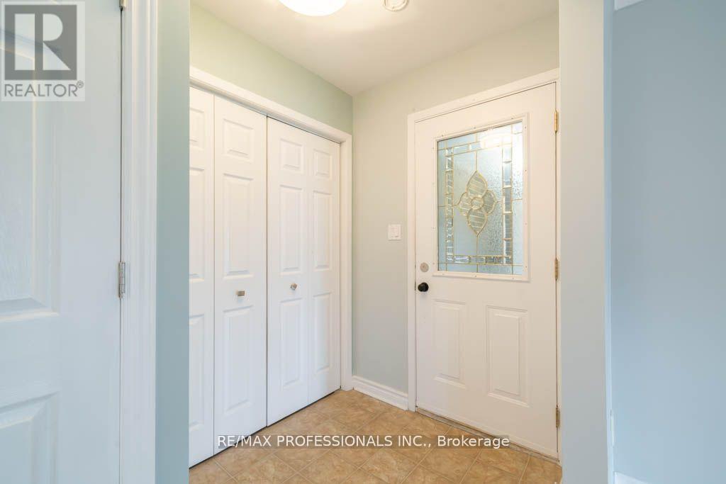 Upper - 13 Baraniuk Street, St. Catharines, Ontario L2N 1N4 - Photo 2 - X13111638