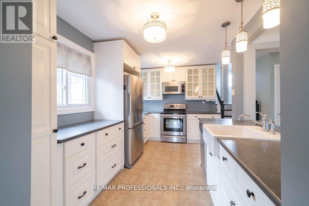 Upper - 13 Baraniuk Street, St. Catharines, Ontario L2N 1N4 - Photo 3 - X13111638
