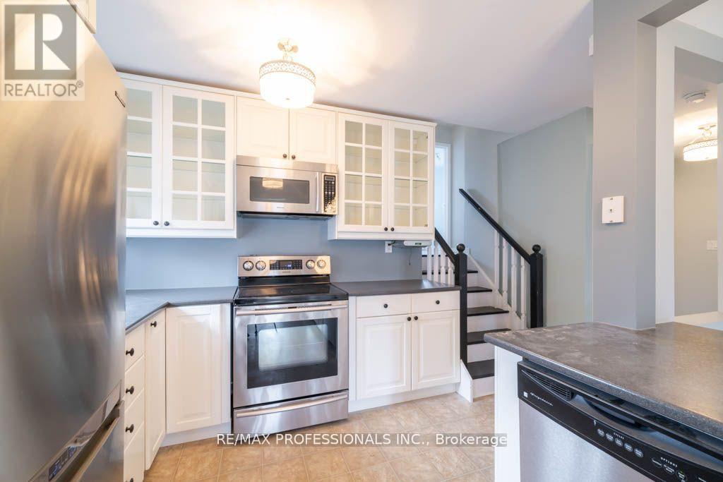 Upper - 13 Baraniuk Street, St. Catharines, Ontario L2N 1N4 - Photo 4 - X13111638