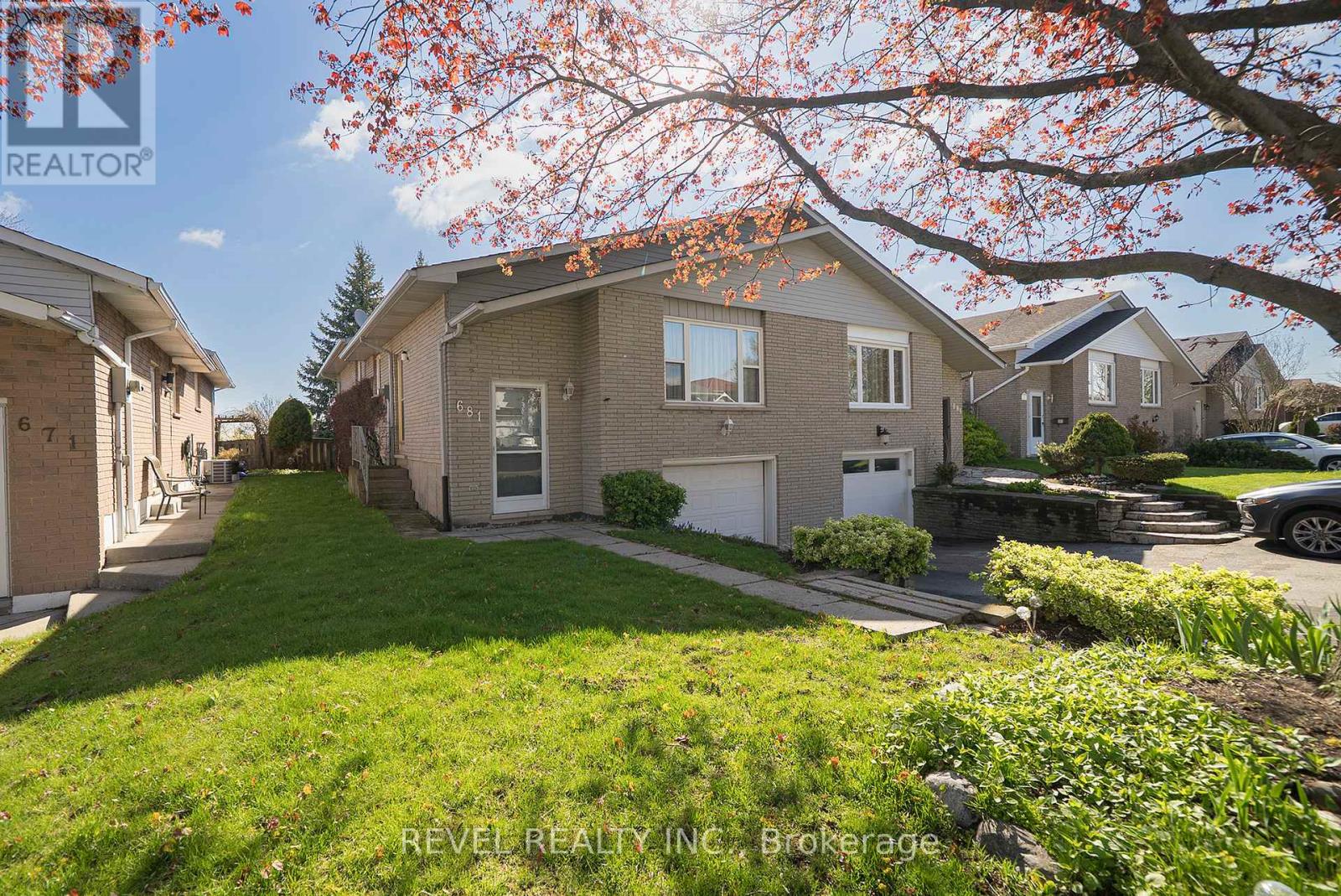 681 Upper Horning Road, Hamilton, Ontario  L9C 7R3 - Photo 3 - X13111654