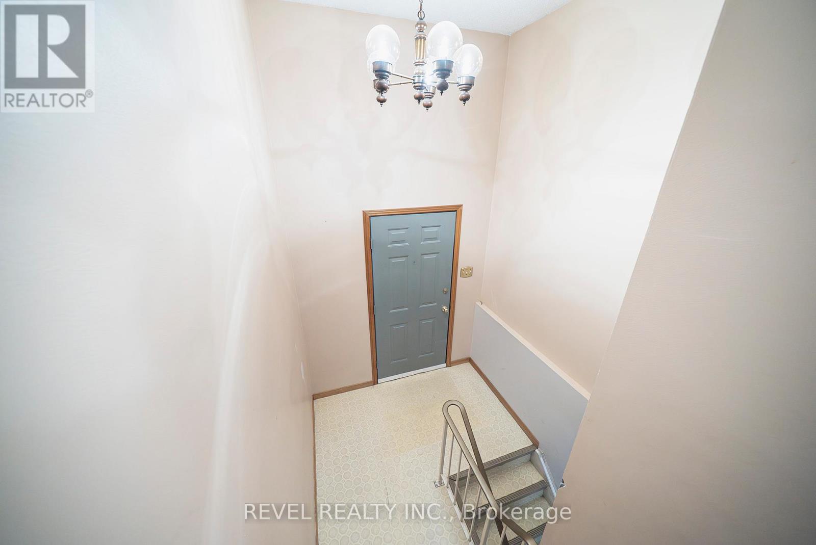 681 Upper Horning Road, Hamilton, Ontario  L9C 7R3 - Photo 6 - X13111654