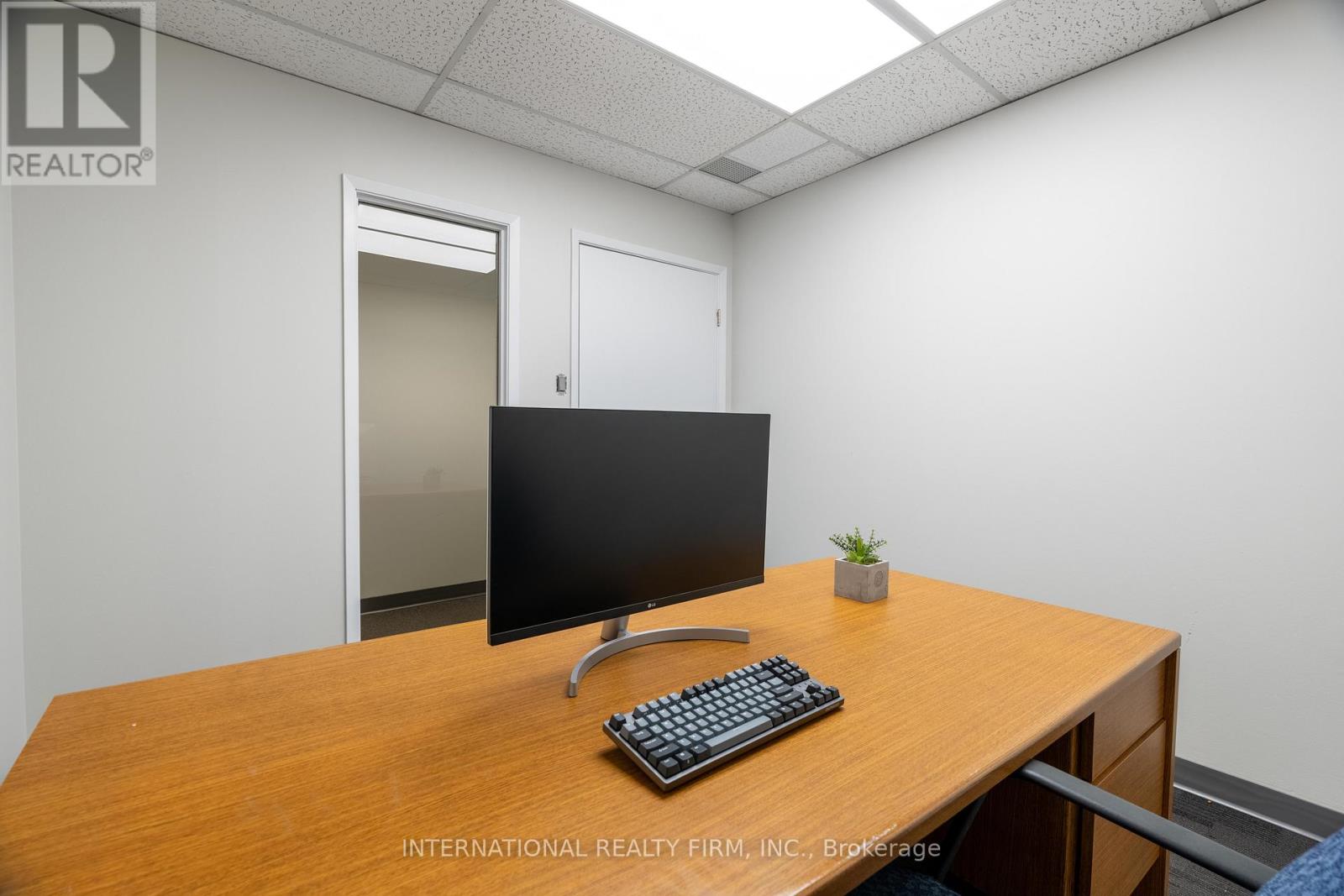 714 York Street, London East (East A), Ontario  N5W 2S8 - Photo 3 - X13111758