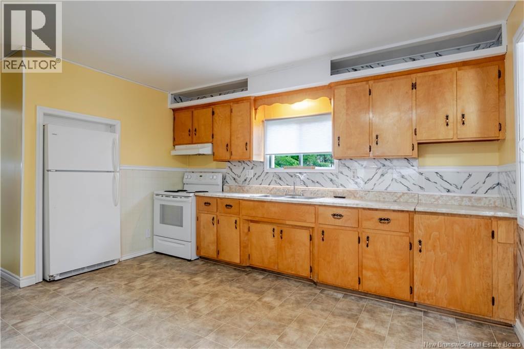 33 Terrance Street, Fredericton, New Brunswick  E3G 0K1 - Photo 2 - NB138806