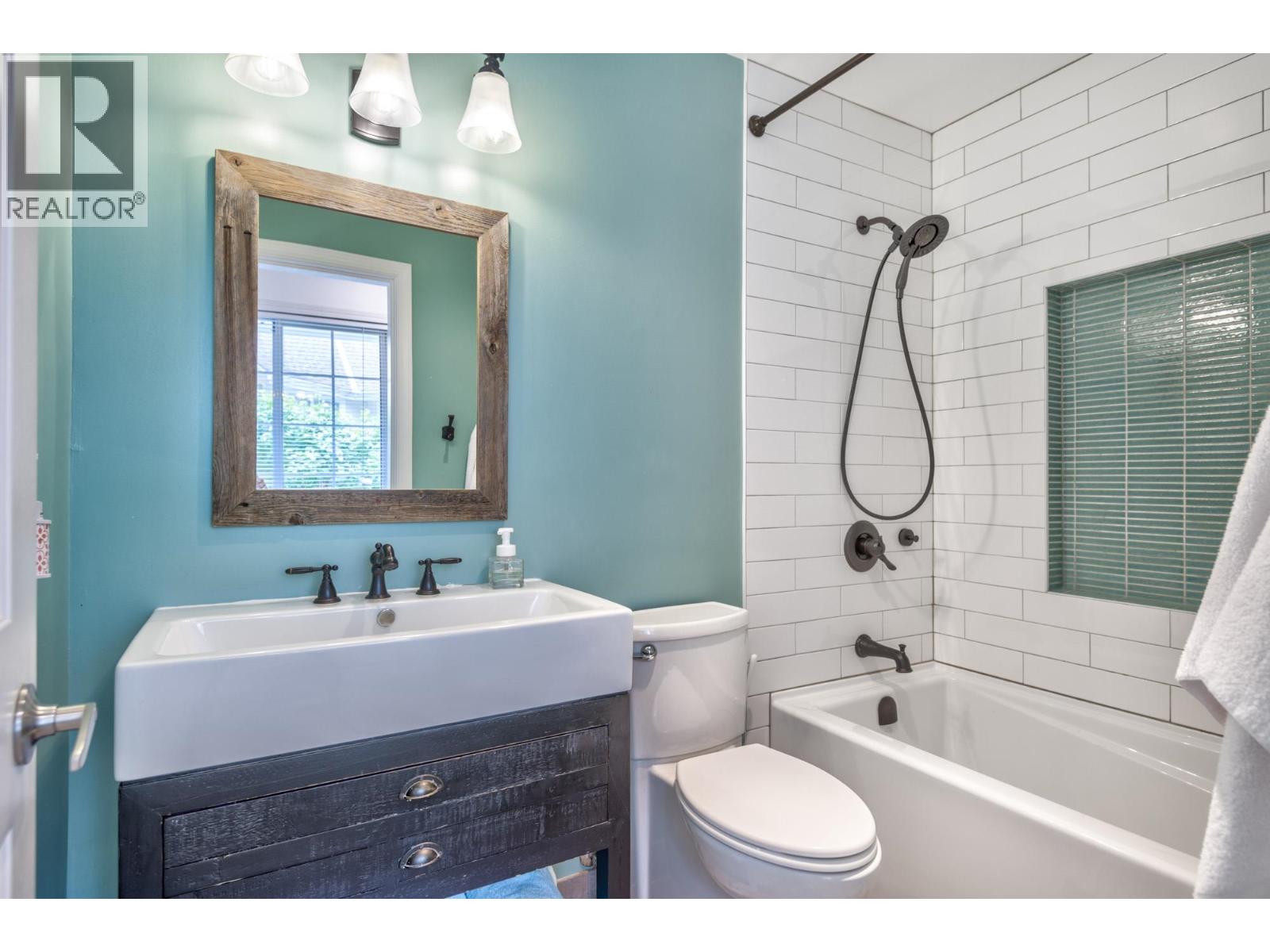2 3939 Indian River Drive, North Vancouver, British Columbia  V7G 2P5 - Photo 29 - R3121832