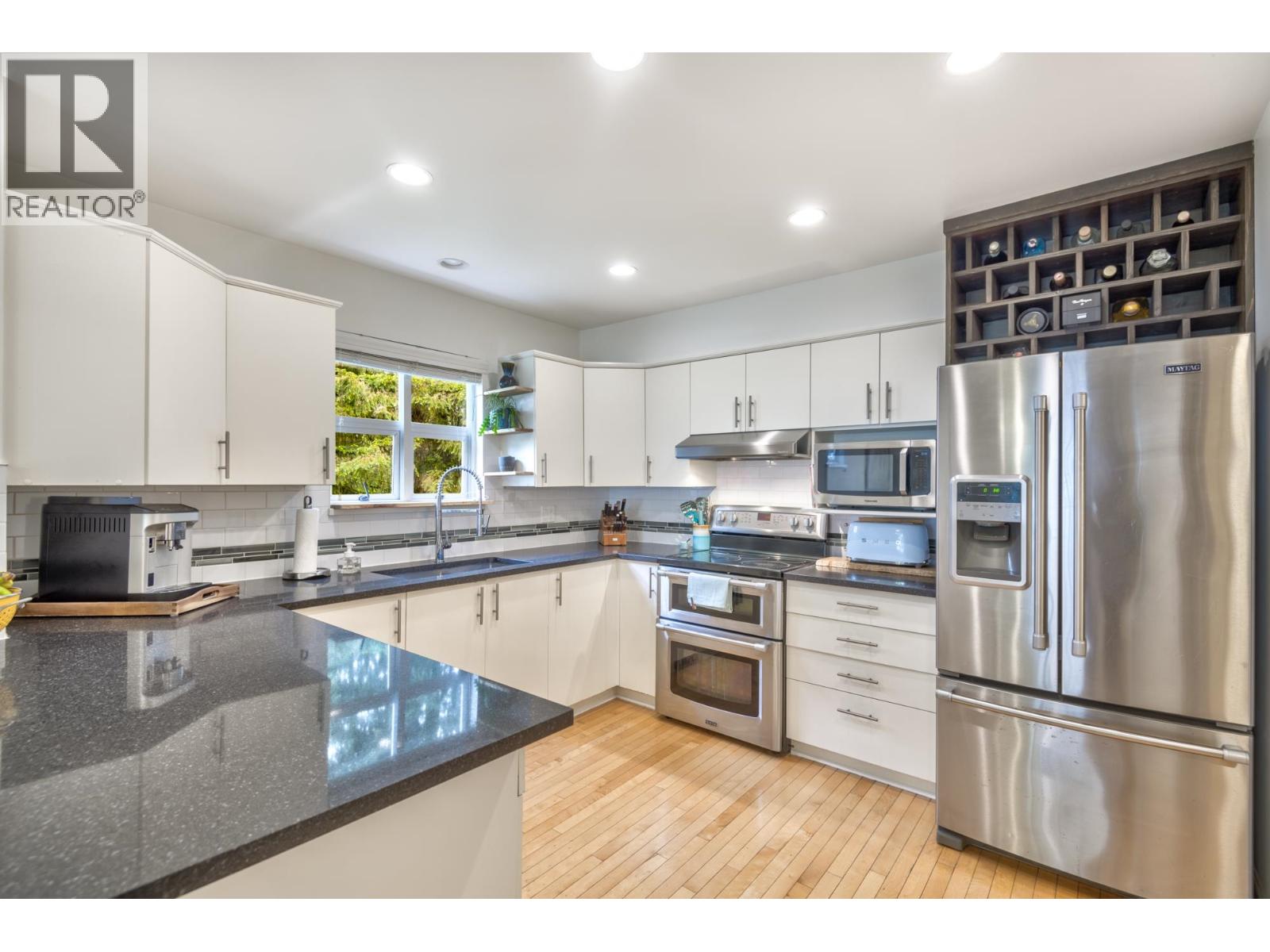 2 3939 Indian River Drive, North Vancouver, British Columbia  V7G 2P5 - Photo 6 - R3121832