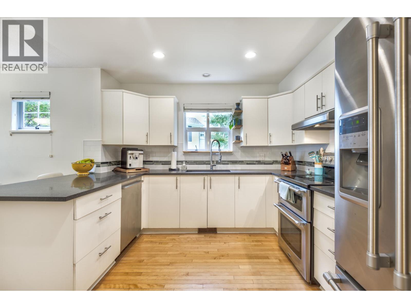 2 3939 Indian River Drive, North Vancouver, British Columbia  V7G 2P5 - Photo 7 - R3121832