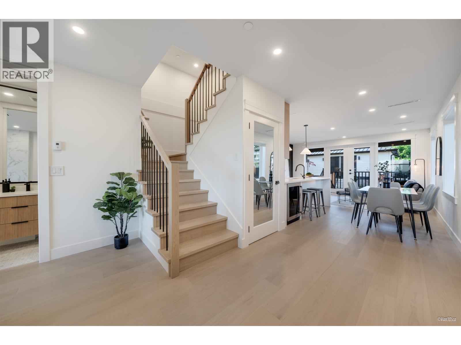 1167 E 63rd Avenue, Vancouver, British Columbia  V5X 2L3 - Photo 6 - R3121854