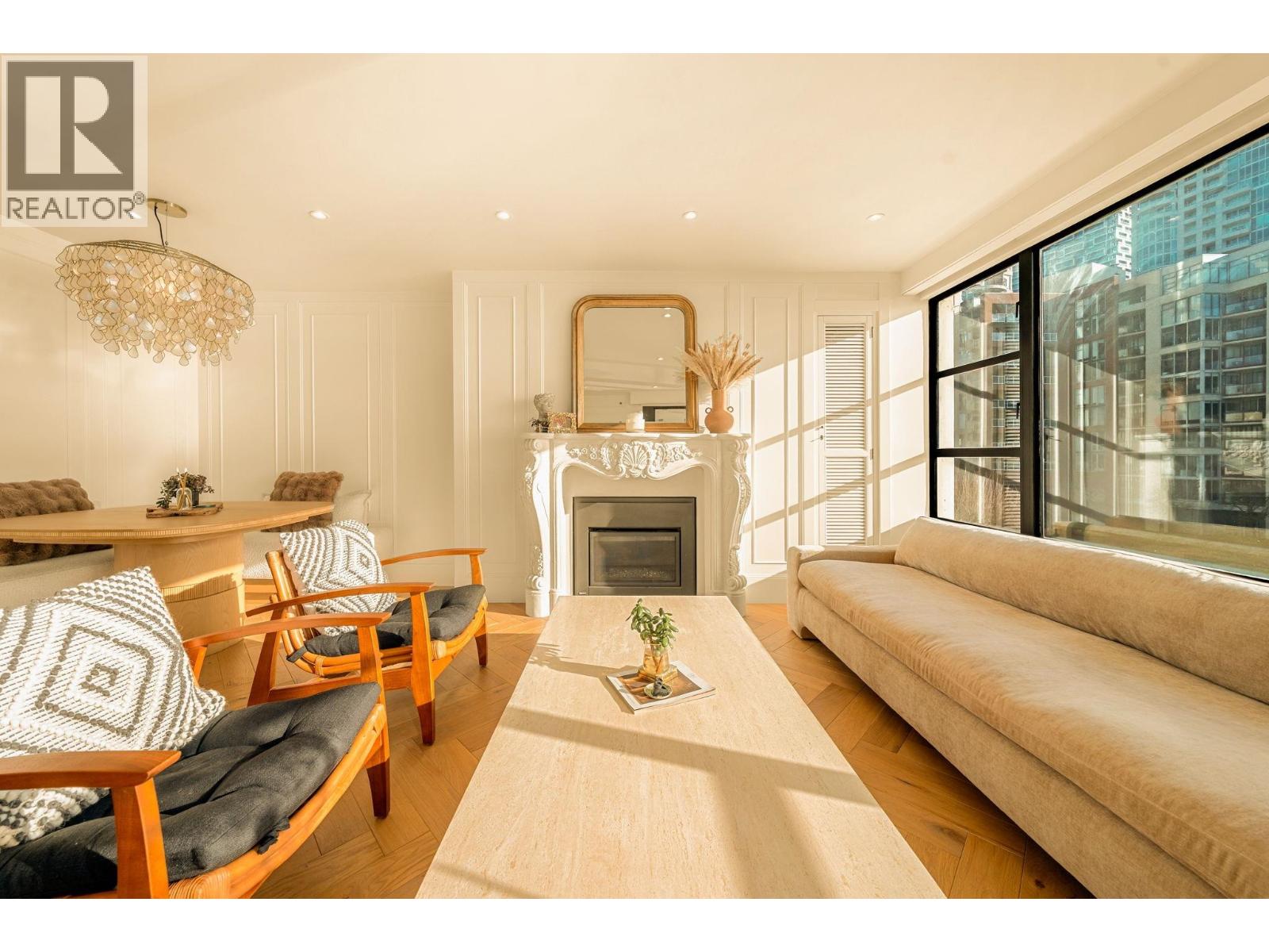 302 1008 Beach Avenue, Vancouver, British Columbia  V6E 1T7 - Photo 1 - R3121862