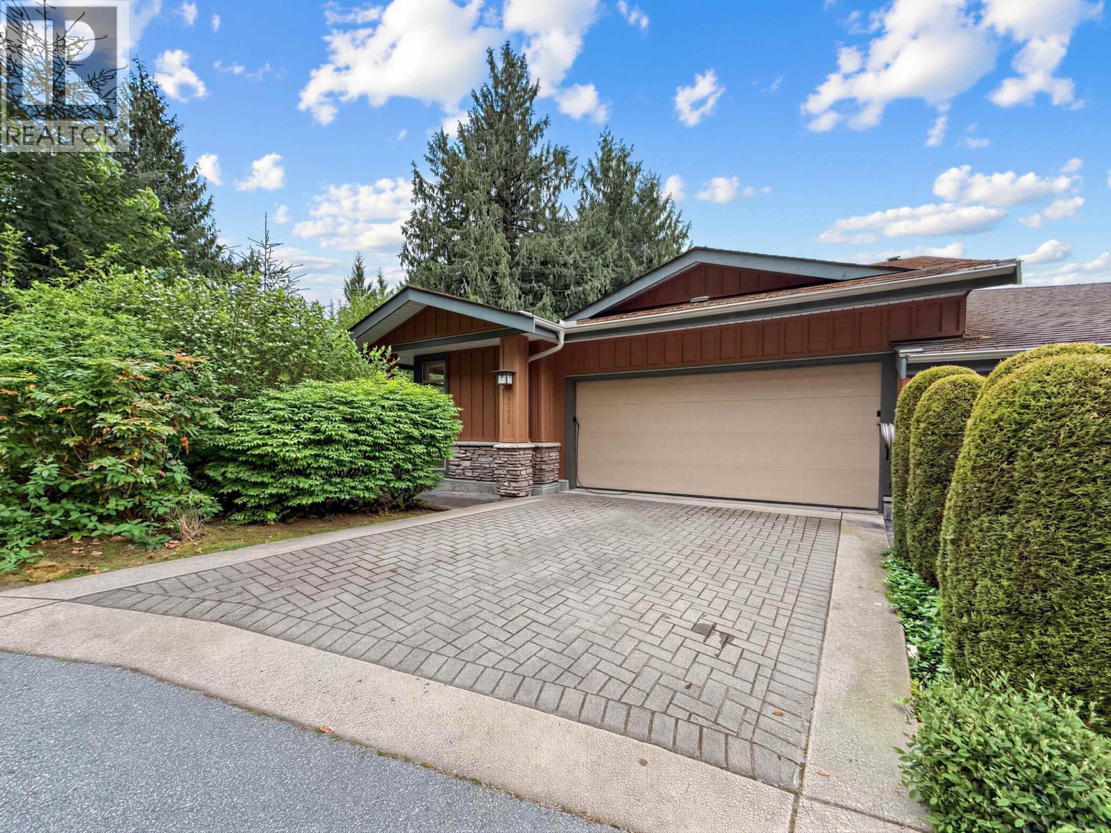 8725 Seascape Drive, West Vancouver, British Columbia  V7W 3J7 - Photo 2 - R3121891