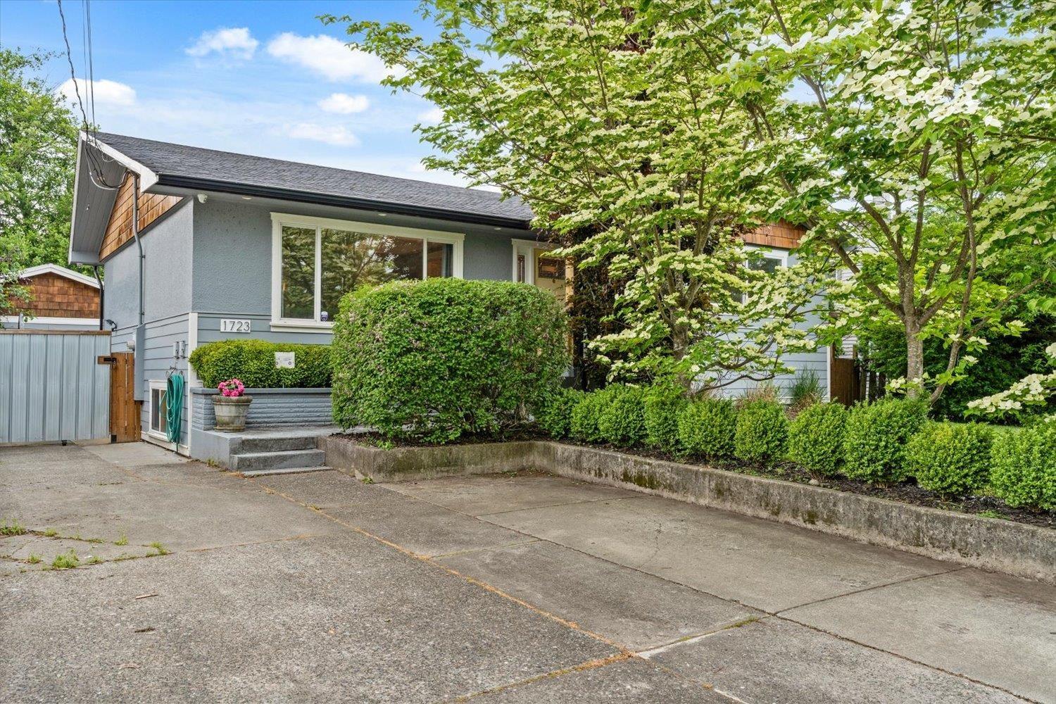 1723 Agassiz Avenue, Agassiz, Agassiz, British Columbia  V0M 1A3 - Photo 1 - R3121701