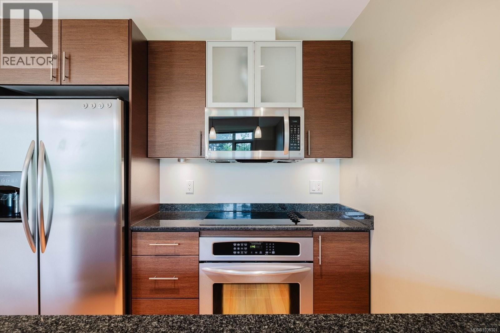 203 3614 Richmond Rd, Saanich, British Columbia  V8P 4R5 - Photo 12 - 1036301