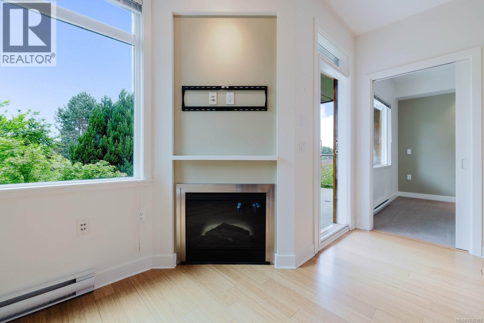 203 3614 Richmond Rd, Saanich, British Columbia  V8P 4R5 - Photo 8 - 1036301