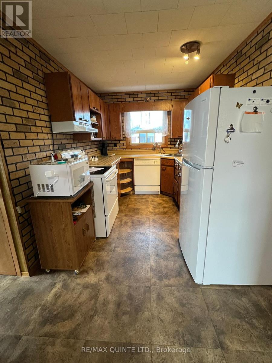 33 Ramsay Avenue, Quinte West, Ontario  K8V 2P6 - Photo 5 - X13101038