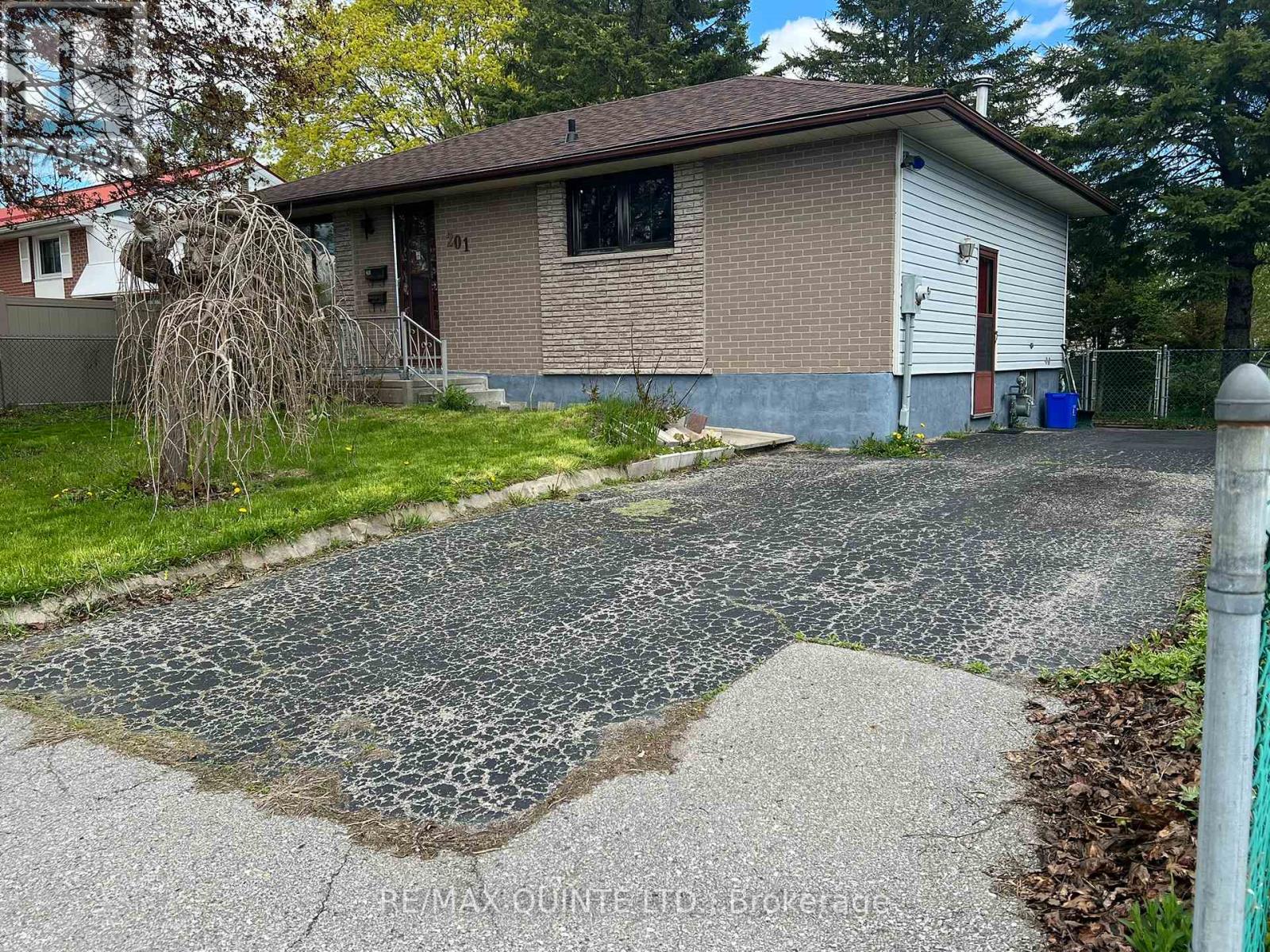 201 Reid Street, Quinte West, Ontario  K8V 5W4 - Photo 2 - X13104570