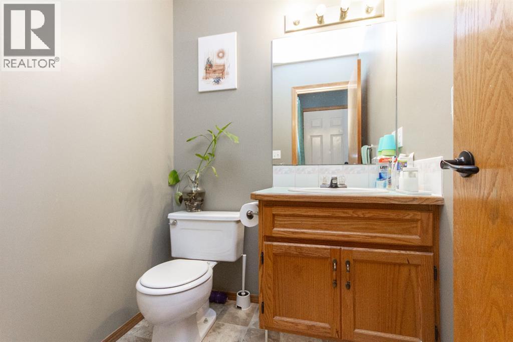 16 Davis Close, Red Deer, Alberta  T4R 2L4 - Photo 5 - A2309136