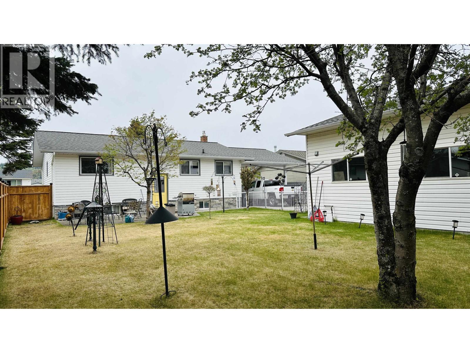 136 Portage Street, Prince George, British Columbia  V2M 4N4 - Photo 3 - R3121937