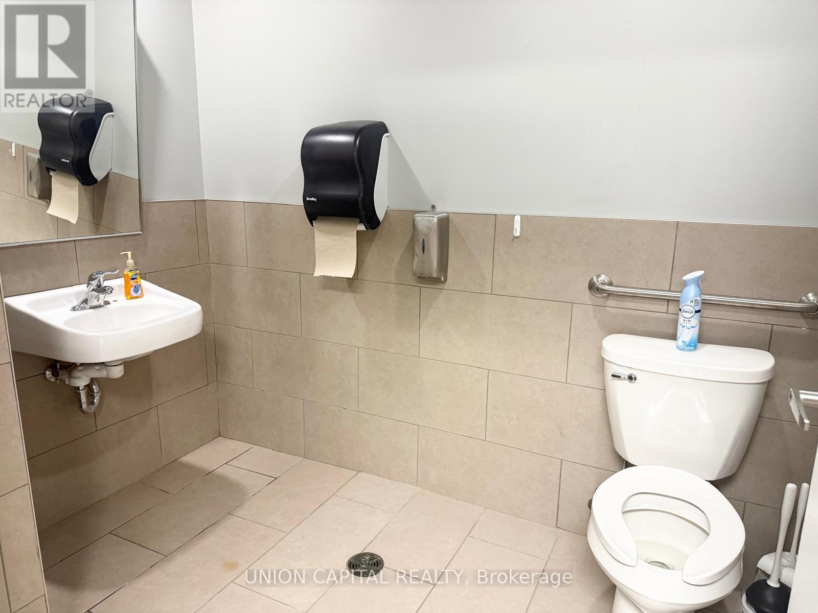 1 - 160 Macdonell Street, Guelph, Ontario  N1H 0A9 - Photo 16 - X12764188
