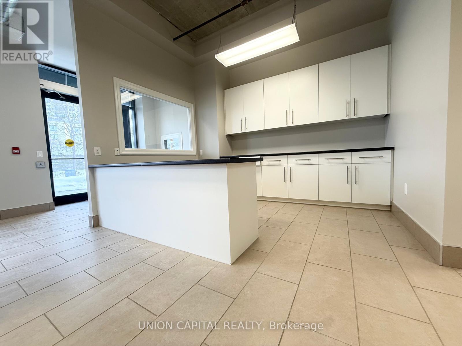 1 - 160 Macdonell Street, Guelph, Ontario  N1H 0A9 - Photo 10 - X12764188