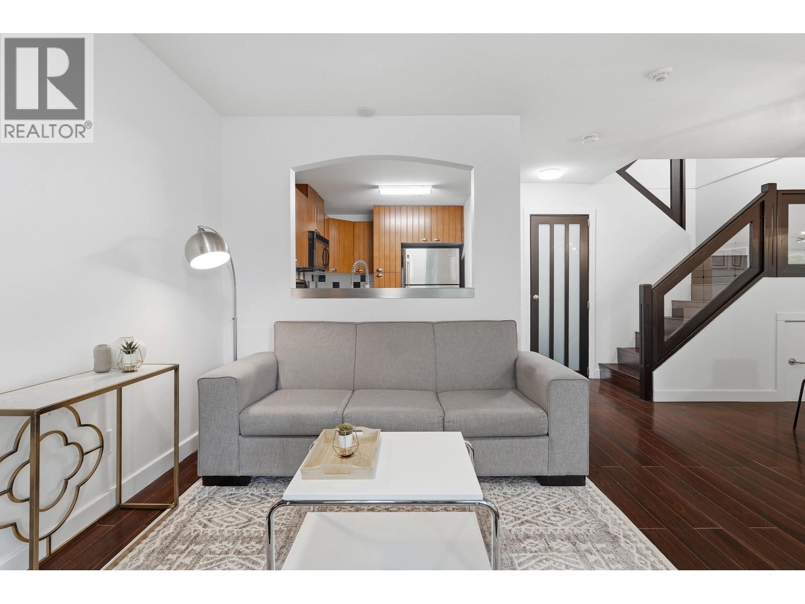 7327 Magnolia Terrace, Burnaby, British Columbia  V5E 4M3 - Photo 2 - R3121870