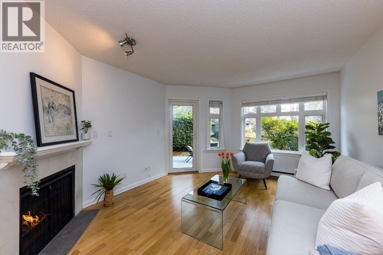 201 2800 Chesterfield Avenue, North Vancouver, British Columbia  V7N 4M1 - Photo 2 - R3120637
