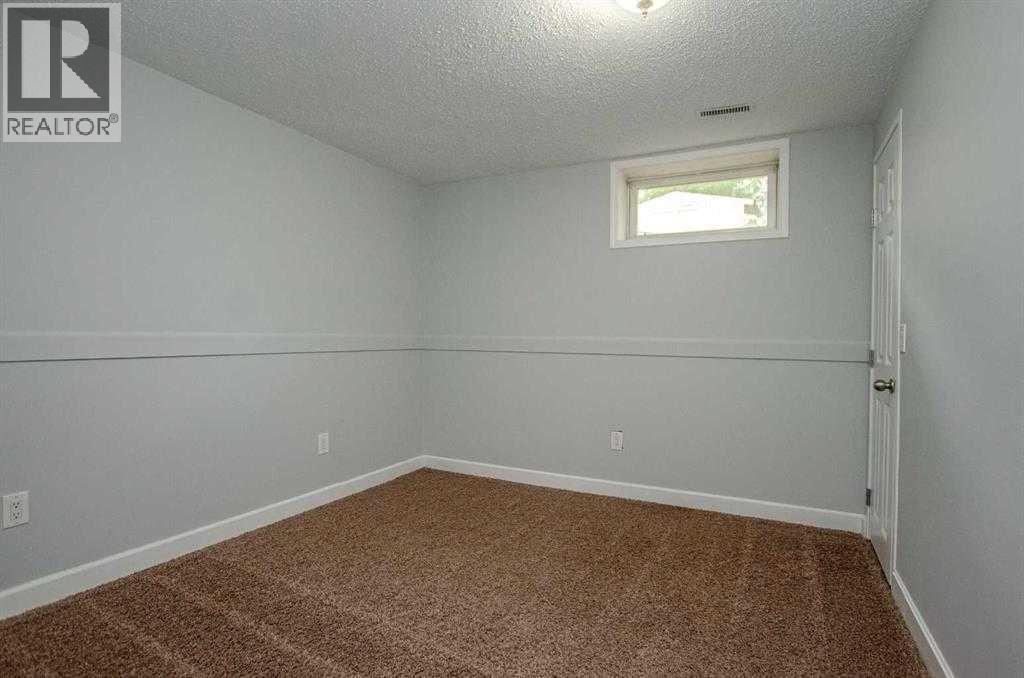 150 Leigh Crescent, Fort Mcmurray, Alberta  T9K 1K6 - Photo 18 - A2309819