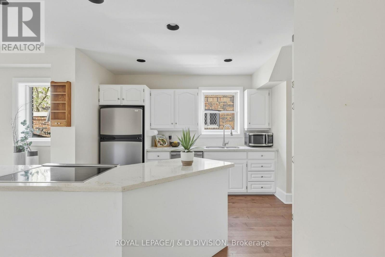 102 Ridge Drive, Toronto, Ontario M4T 1B8 - Photo 13 - C13111812