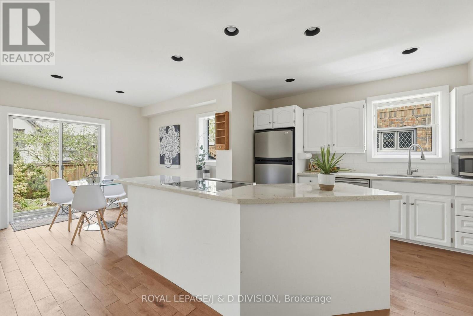 102 Ridge Drive, Toronto, Ontario M4T 1B8 - Photo 14 - C13111812
