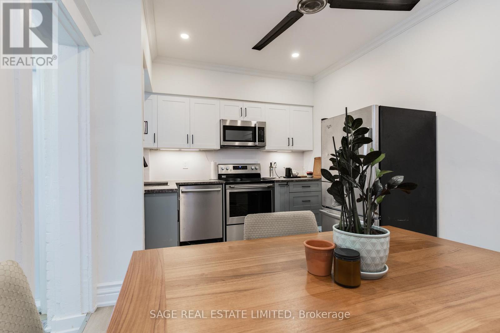 Main - 37 Rusholme Road, Toronto, Ontario  M6J 3H3 - Photo 4 - C13111912