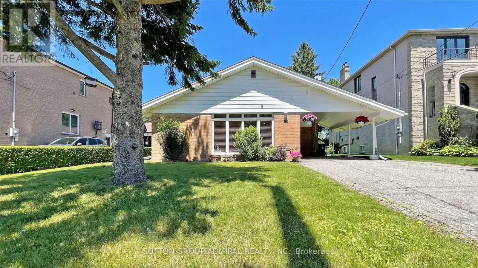 182 REINER ROAD, Toronto, Ontario