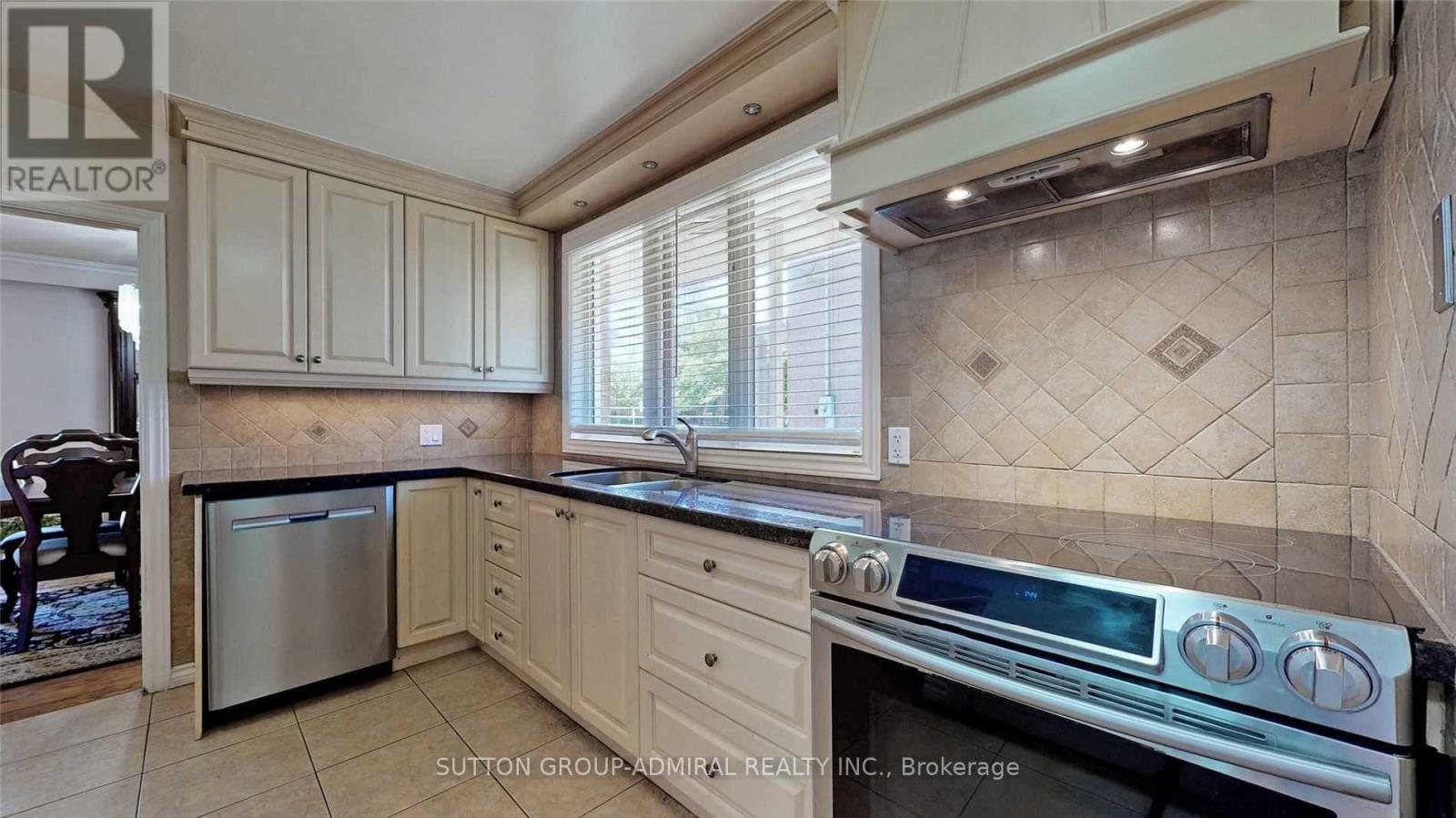 182 Reiner Road, Toronto, Ontario  M3H 2L9 - Photo 10 - C13111932