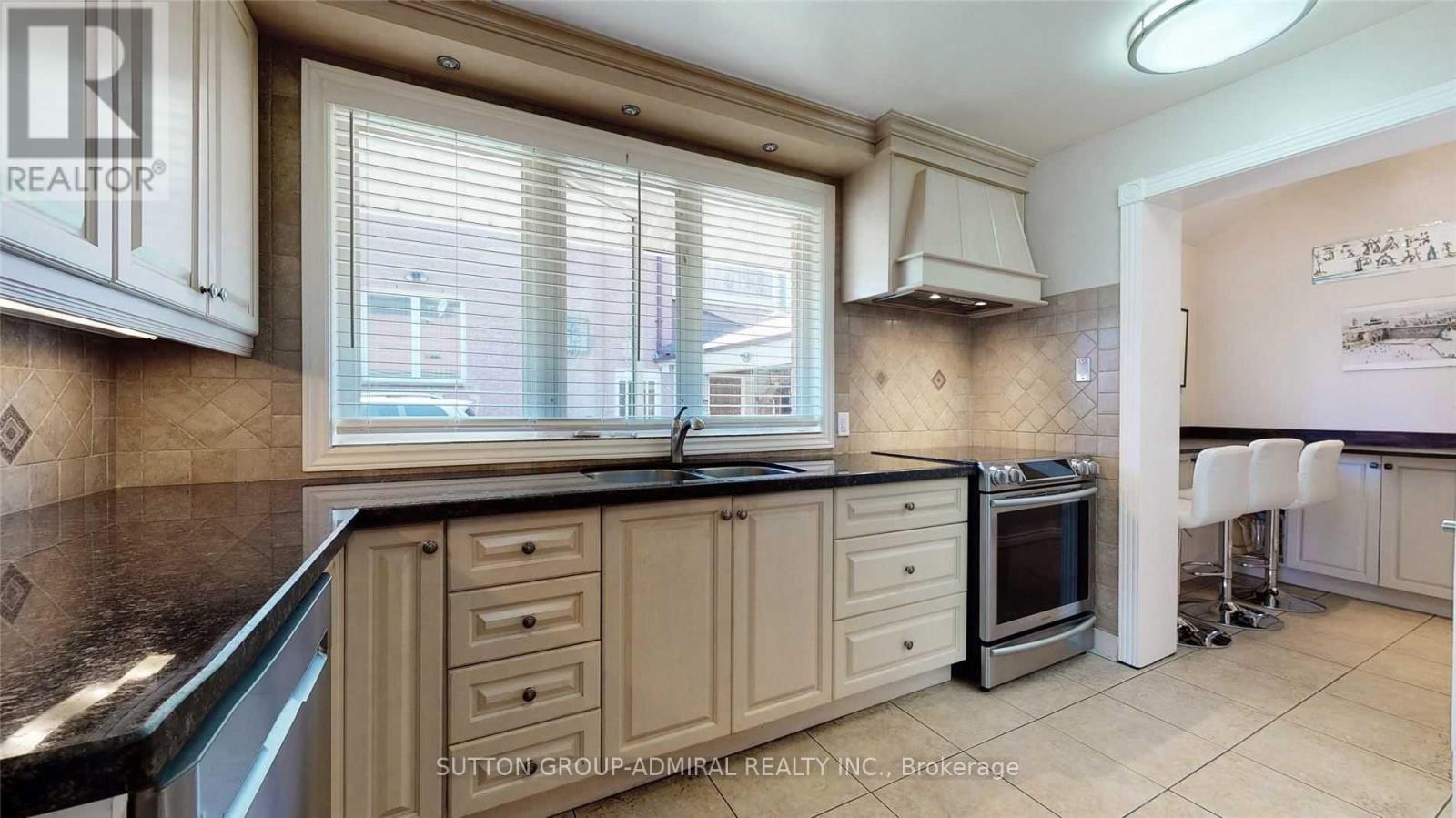 182 Reiner Road, Toronto, Ontario  M3H 2L9 - Photo 9 - C13111932