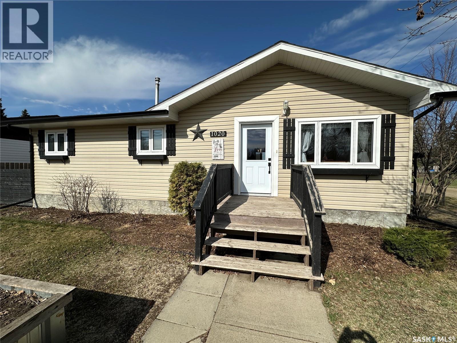1020 4th Avenue, Rosthern, Saskatchewan  S0K 3R0 - Photo 1 - SK035589