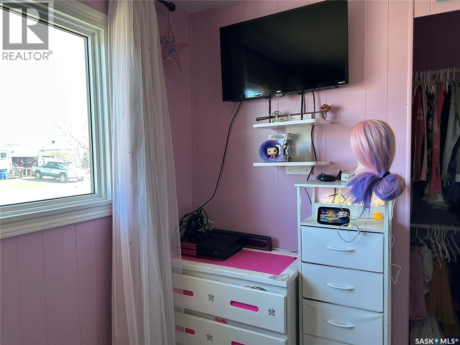 129 Laing Crescent, Weyburn, Saskatchewan  S4H 2R8 - Photo 27 - SK035578