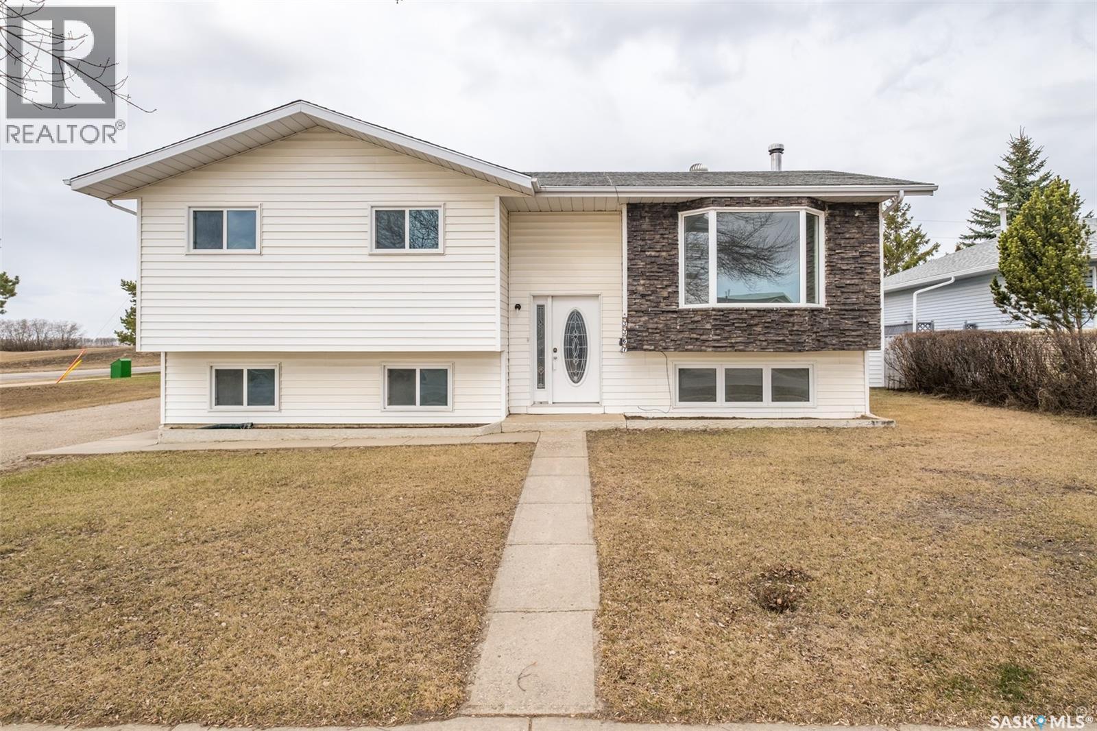 3367 15th Avenue E, Prince Albert, Saskatchewan  S6V 7V3 - Photo 1 - SK035572