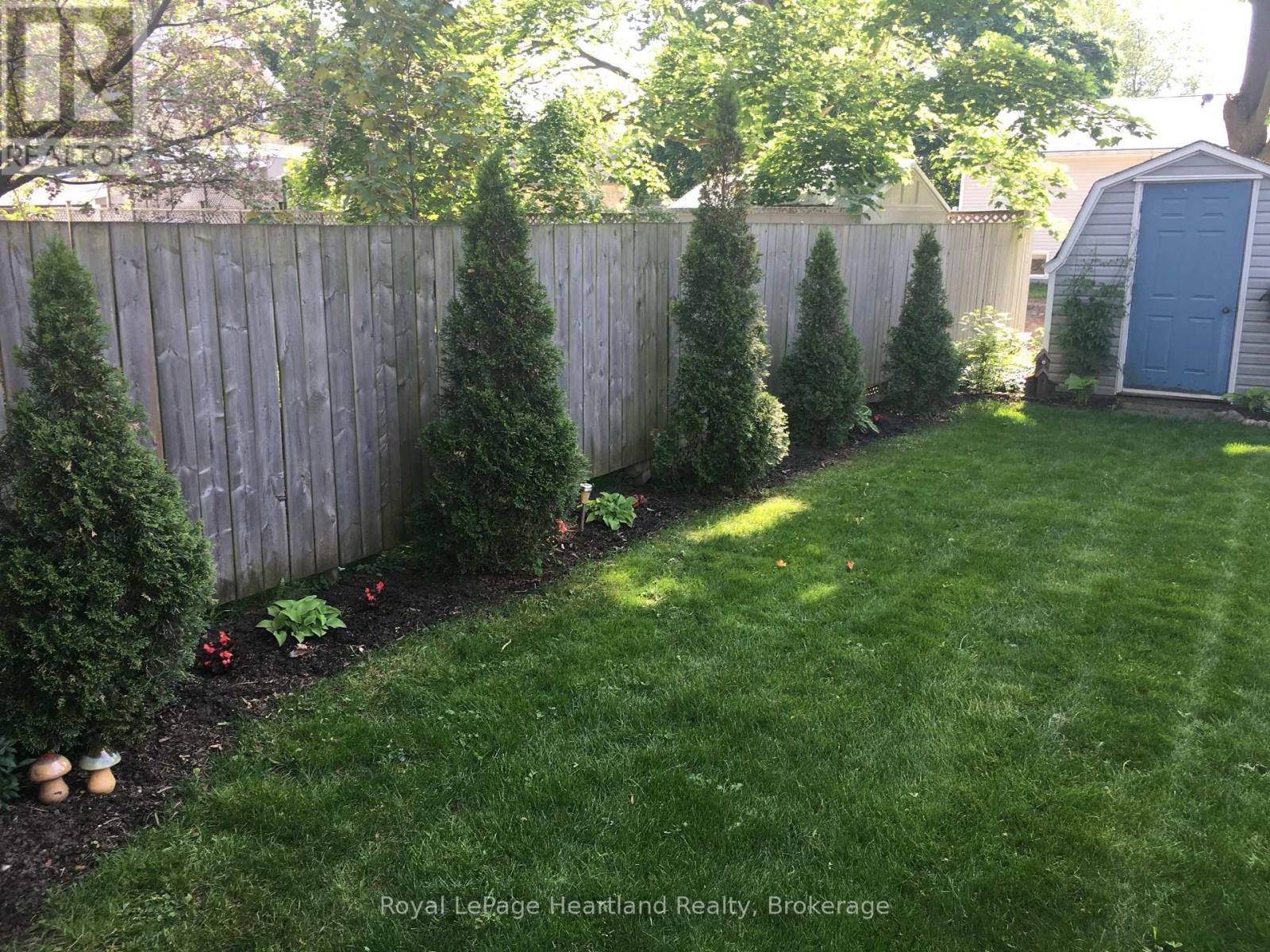 49 Wellington Street W, South Huron, Ontario  N0M 1S2 - Photo 34 - X12850586