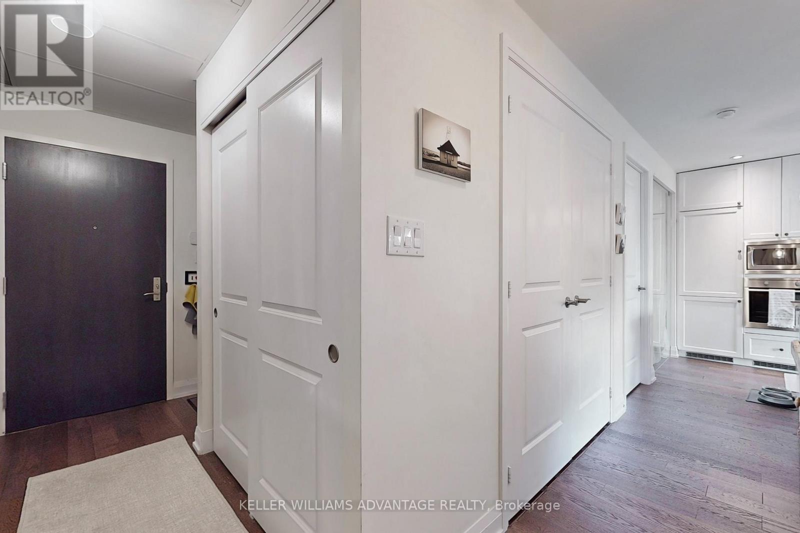 308 - 200 Woodbine Avenue, Toronto, Ontario  M4L 3P2 - Photo 3 - E13111818
