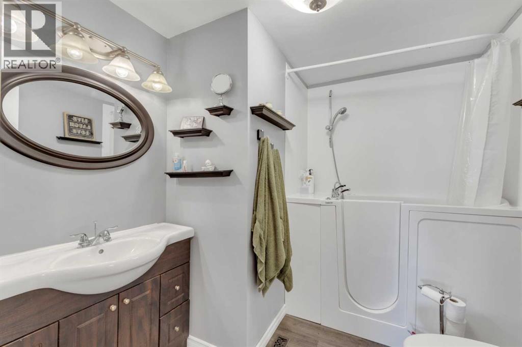 5221 52 Street, Mirror, Alberta  T0C 3C0 - Photo 21 - A2308904
